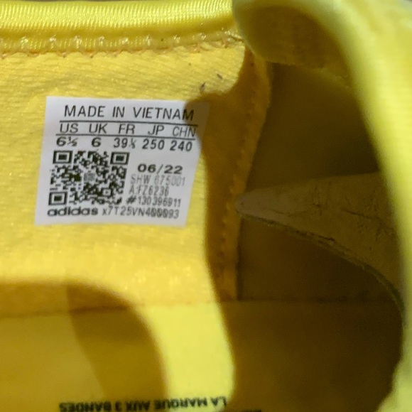 Adidas NMD_R1 V2 SZ 6.5 - Picture 5 of 10